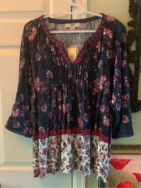 Vintage America Navy Floral Boho Peasant Top with Red Accents 🇺🇸